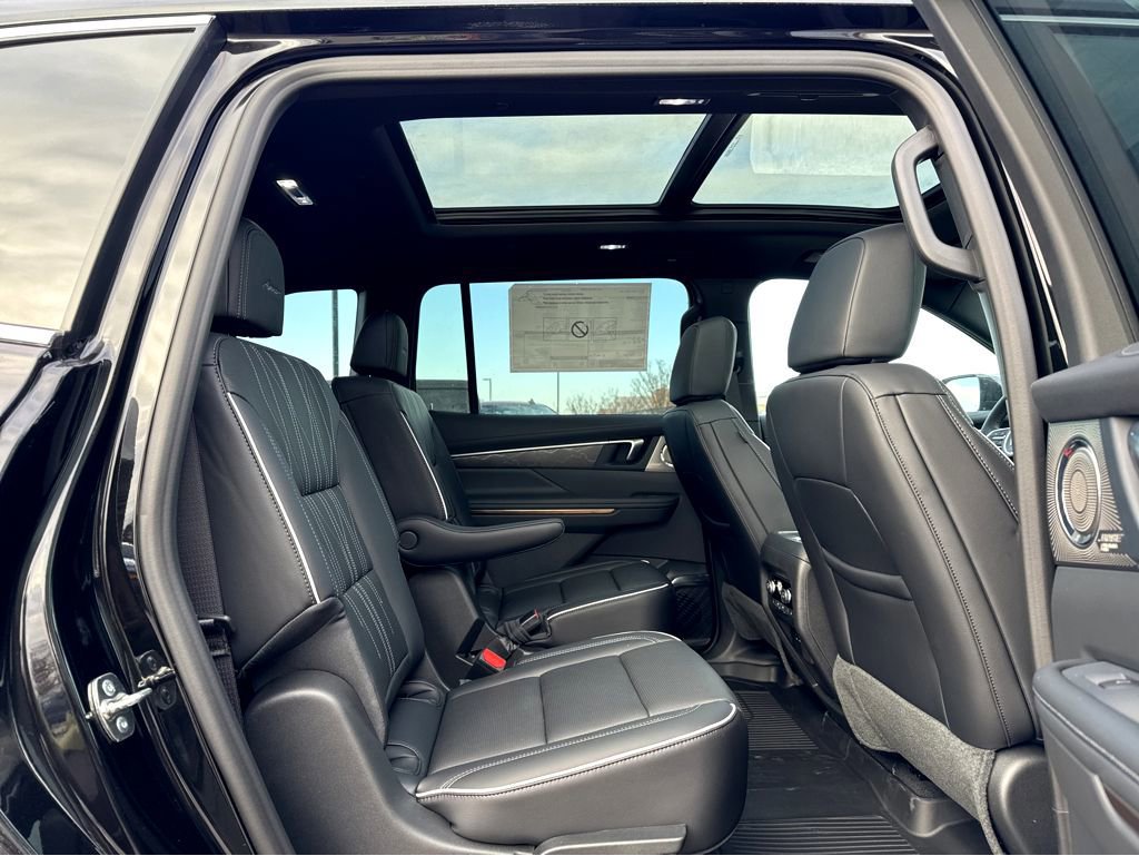 New 2026 Buick Enclave Avenir w/ Super Cruise Package image 6