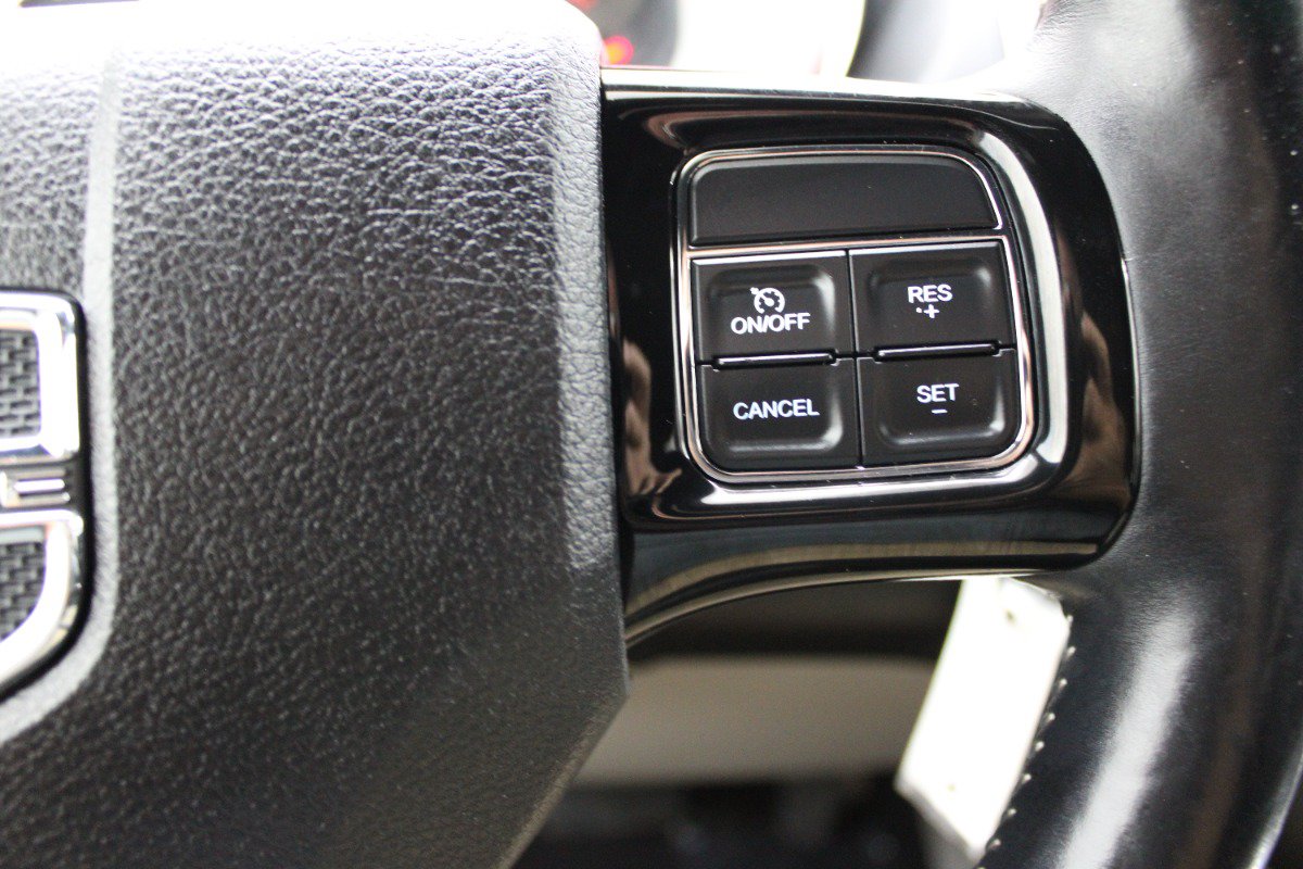 Used 2016 Dodge Grand Caravan SXT FWD image 20