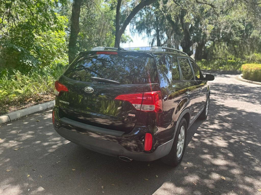 Used 2014 Kia Sorento LX image 11