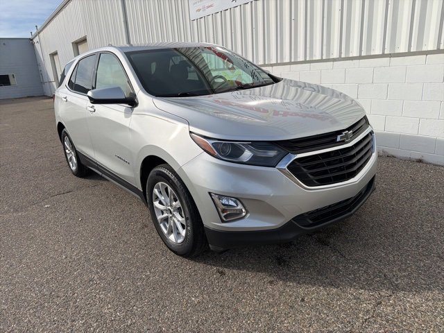 Used 2020 Chevrolet Equinox LT w/ Driver Convenience Package image 4