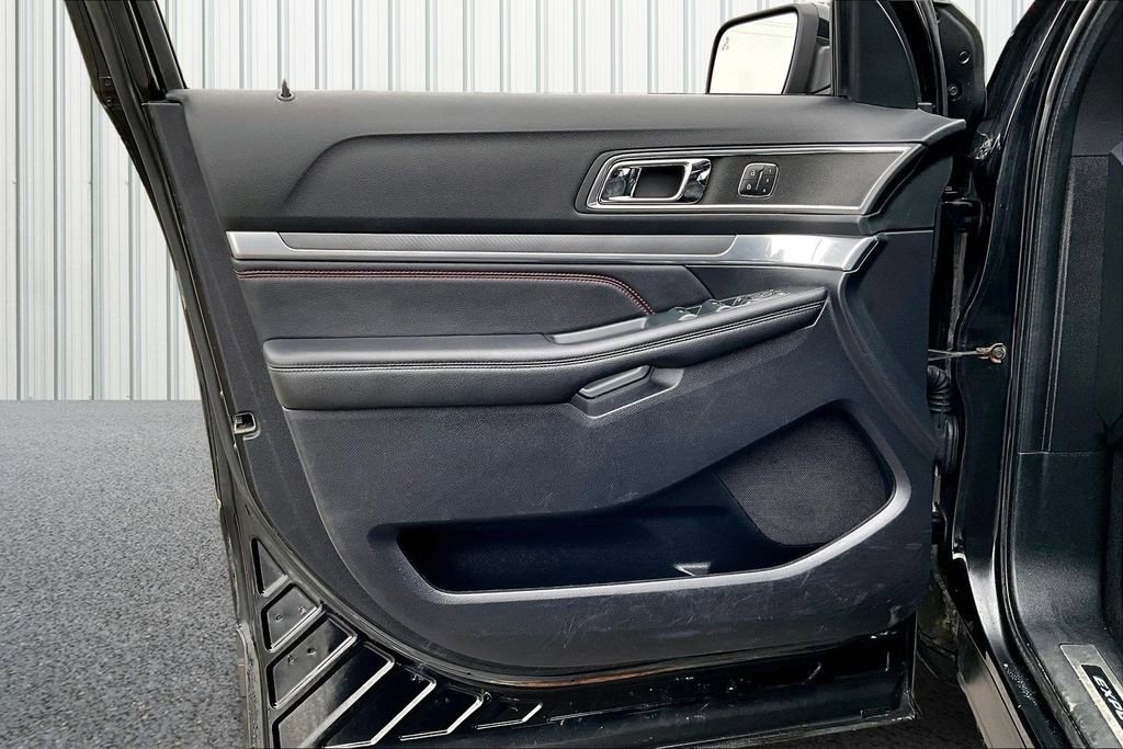Used 2018 Ford Explorer Sport image 20