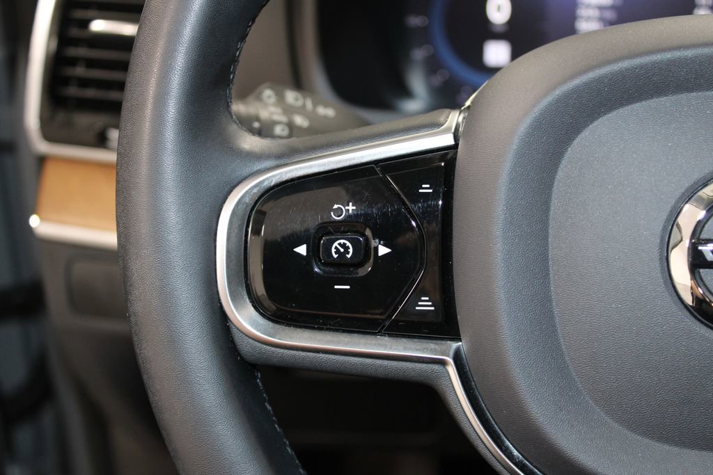 Used 2023 Volvo XC90 B5 Plus image 40
