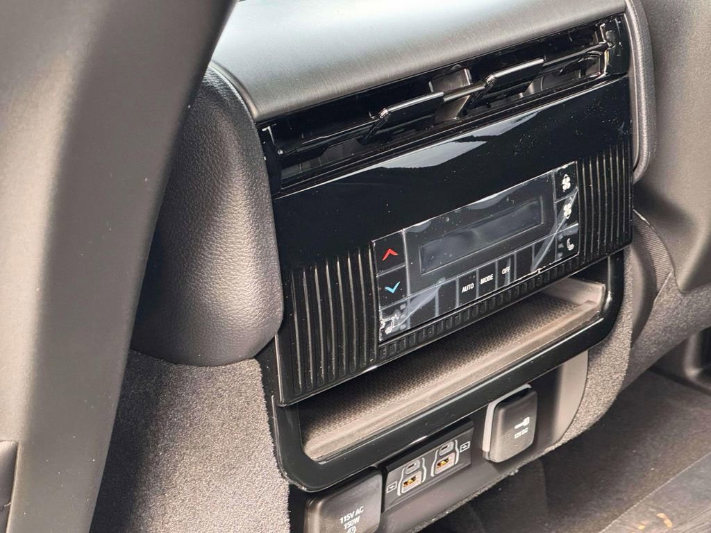 New 2026 Jeep Grand Wagoneer Limited w/ HD Trailer Tow Package image 7