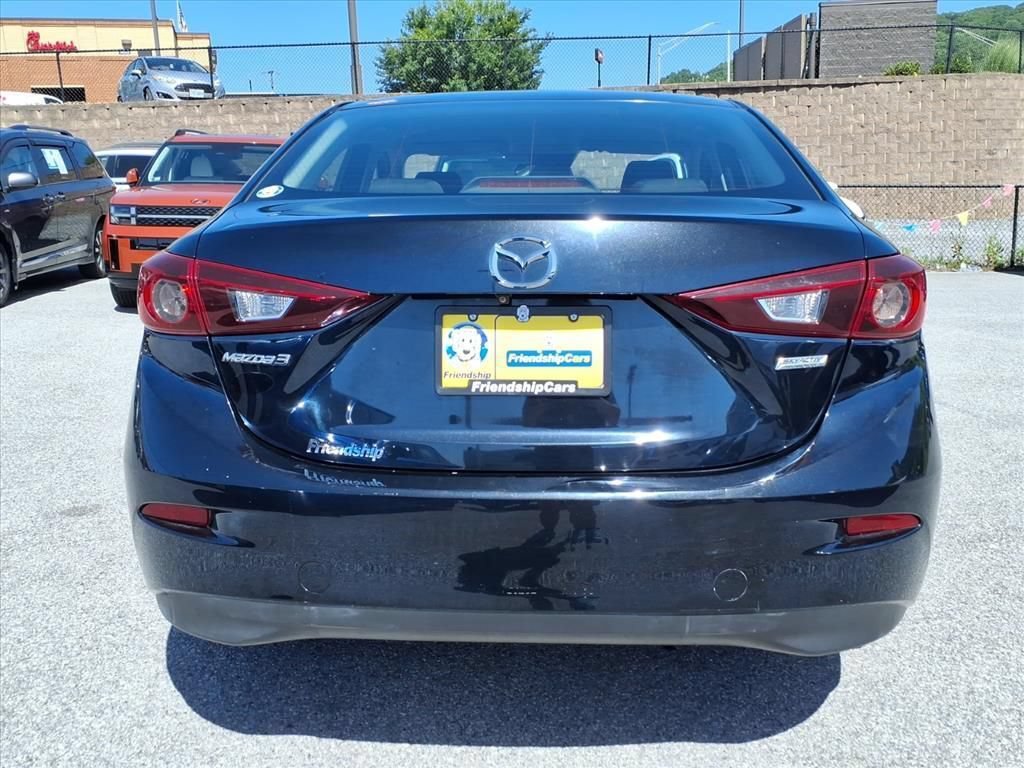 Used 2018 MAZDA MAZDA3 Sport w/ Preferred Equipment Package FWD image 8