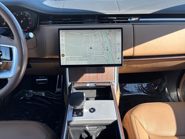 Used 2025 Land Rover Range Rover Autobiography image 17