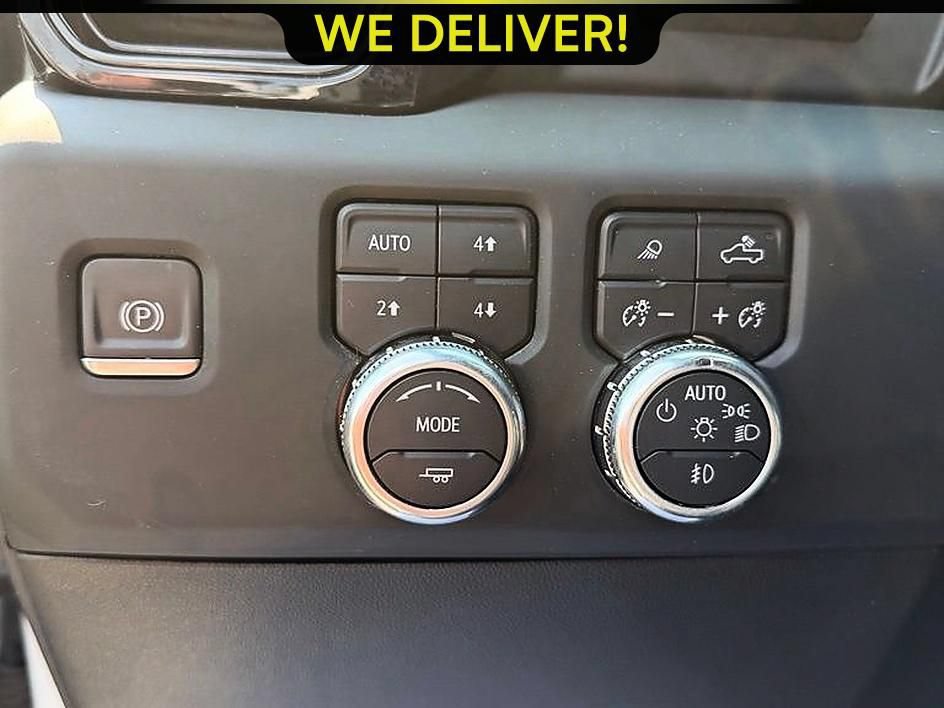 Used 2024 GMC Sierra 2500 AT4 w/ Technology Package AWD/4WD image 13