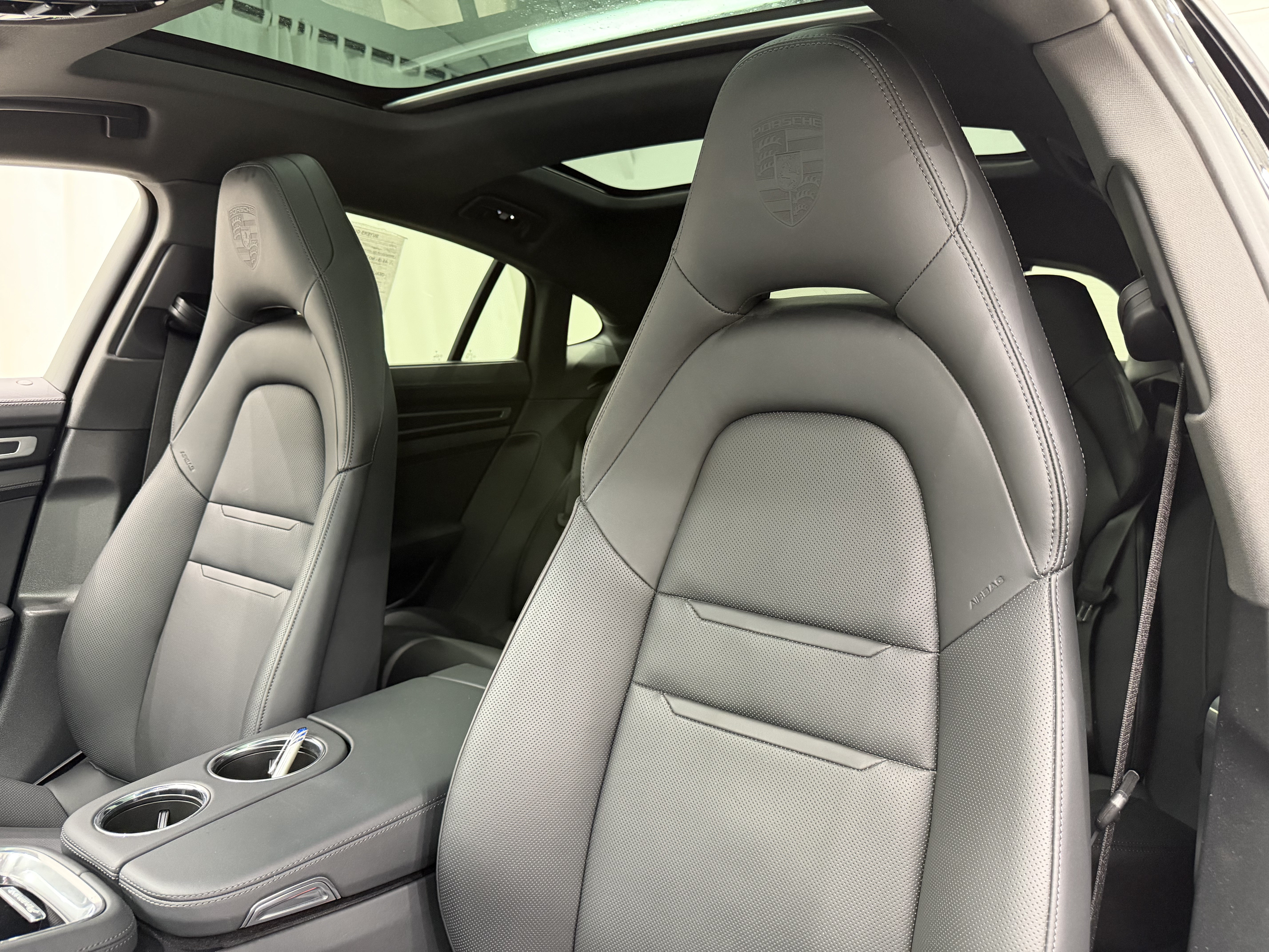 Certified 2023 Porsche Panamera 4 Platinum Edition AWD/4WD image 5