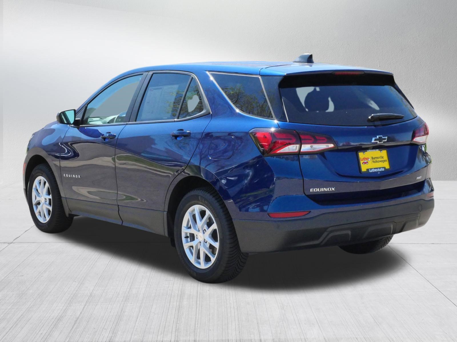 Used 2023 Chevrolet Equinox LS w/ LS Convenience Package AWD/4WD image 5