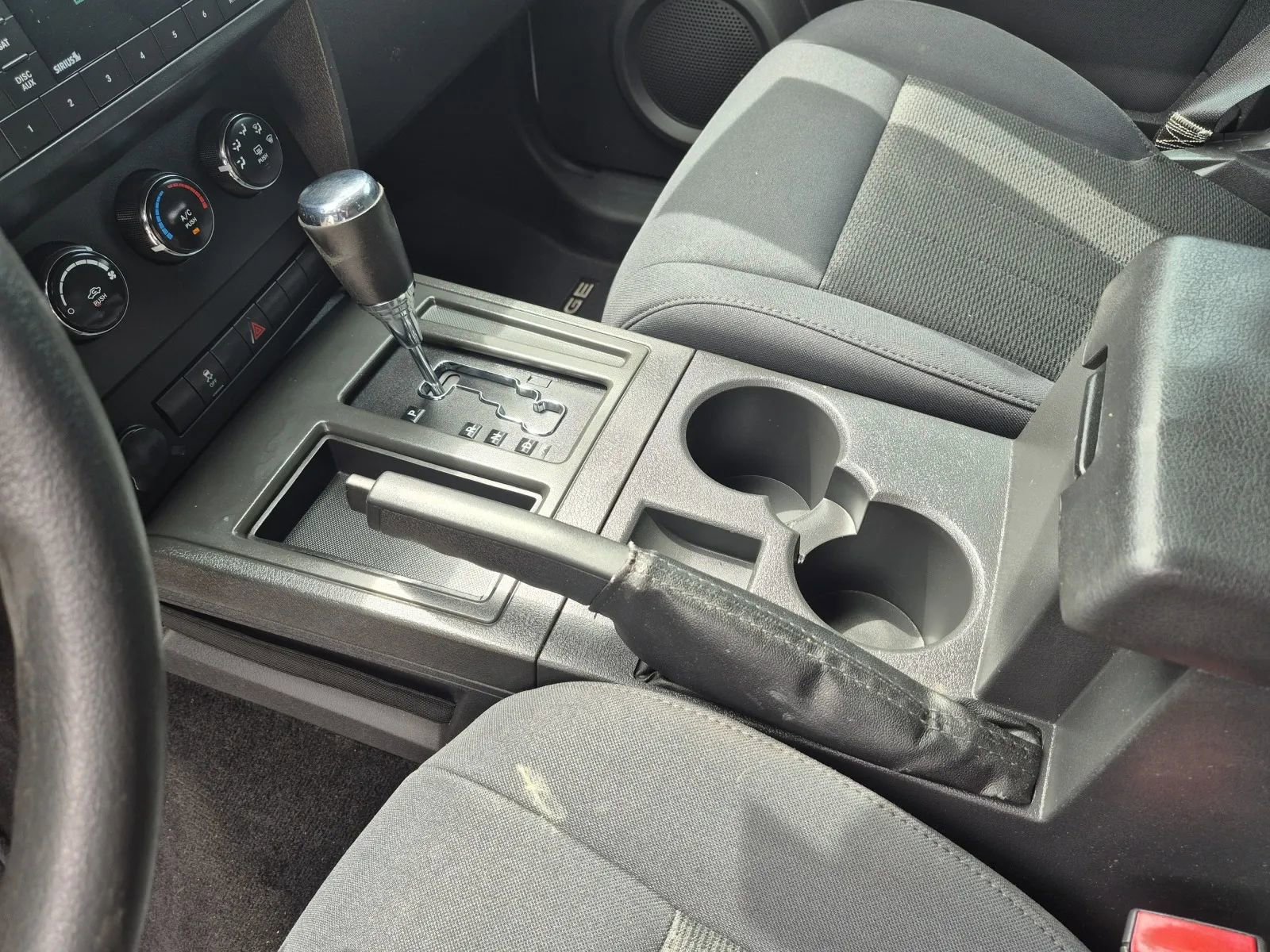 Used 2011 Dodge Nitro Heat RWD image 15