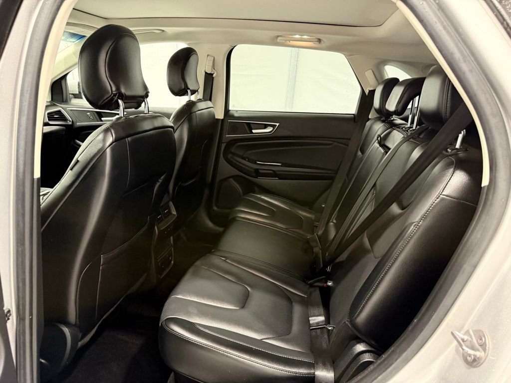 Used 2017 Ford Edge Titanium w/ Equipment Group 301A AWD/4WD image 19