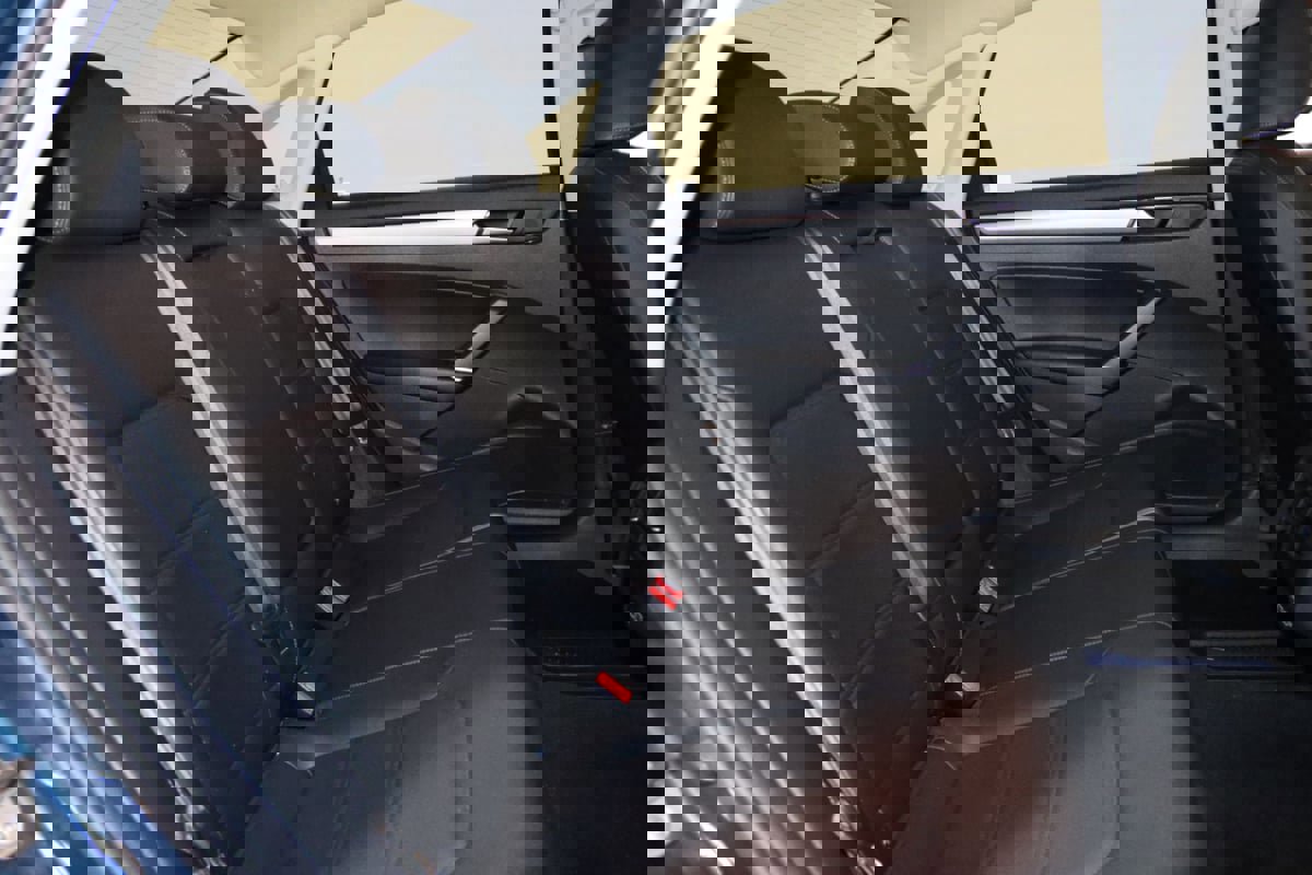 Used 2021 Volkswagen Passat 2.0T SE image 56