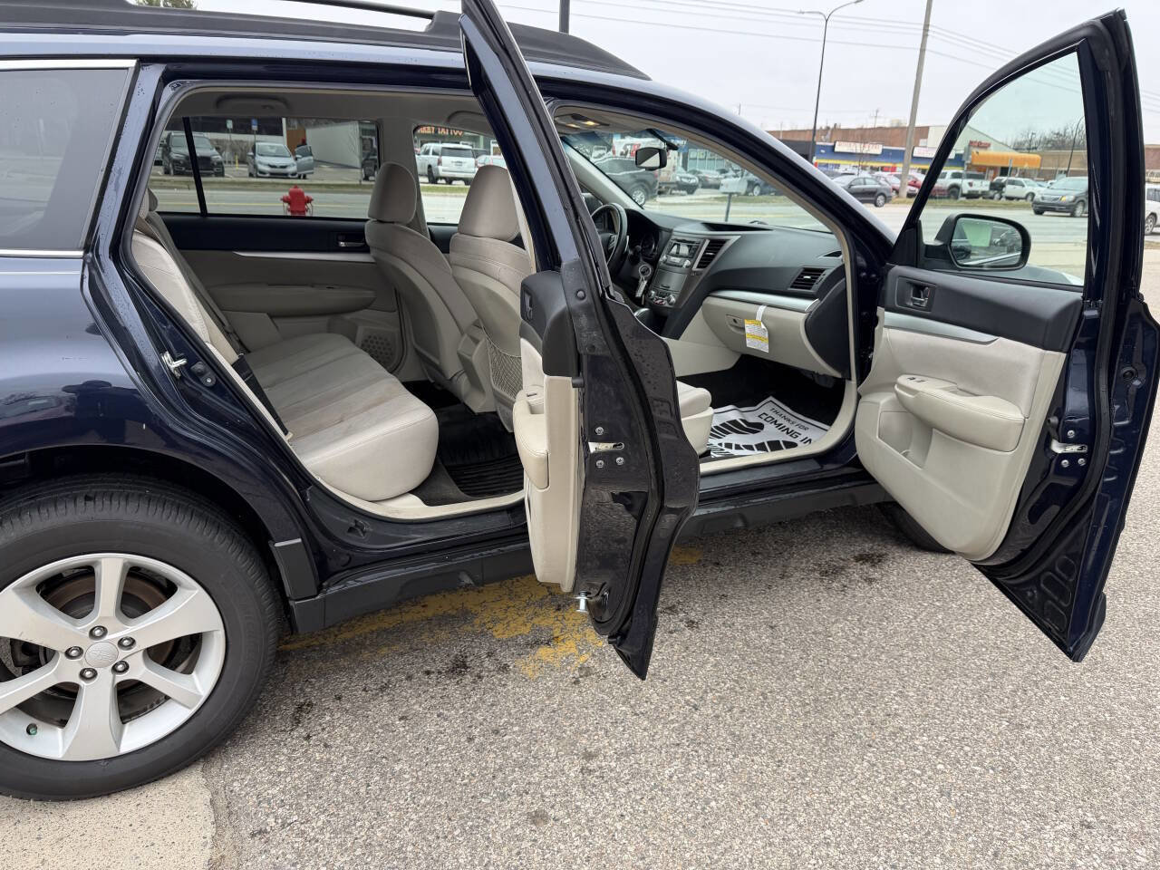 Used 2013 Subaru Outback 2.5i Premium AWD/4WD image 15