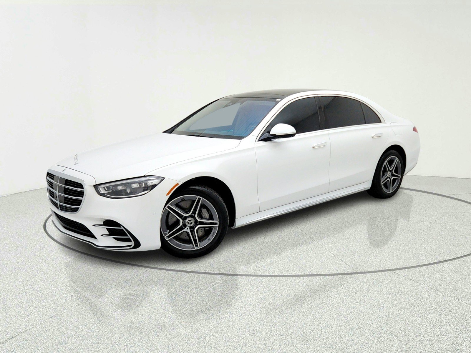 Certified 2024 Mercedes-Benz S 580e 4MATIC Sedan w/ AMG Line image 1
