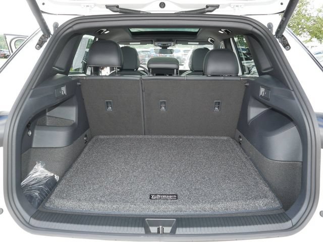 Certified 2026 Volkswagen Tiguan SE R-Line AWD/4WD image 18