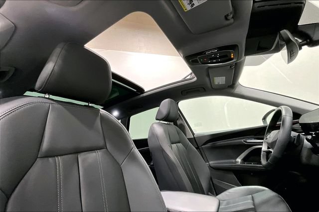 Certified 2025 Audi Q5 Premium w/ Convenience Package AWD/4WD image 12