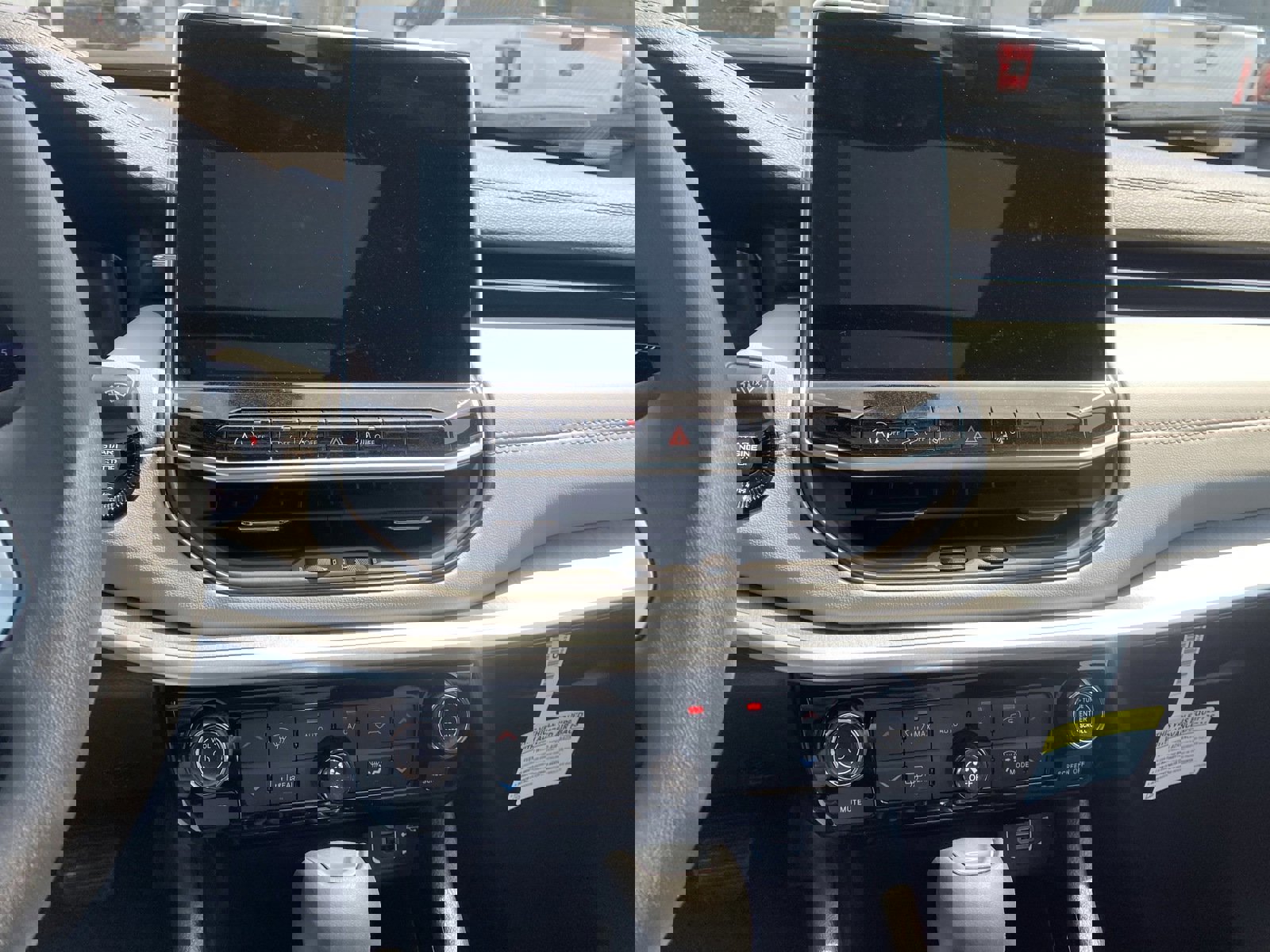 New 2024 Jeep Compass Limited w/ Elite Group image 9