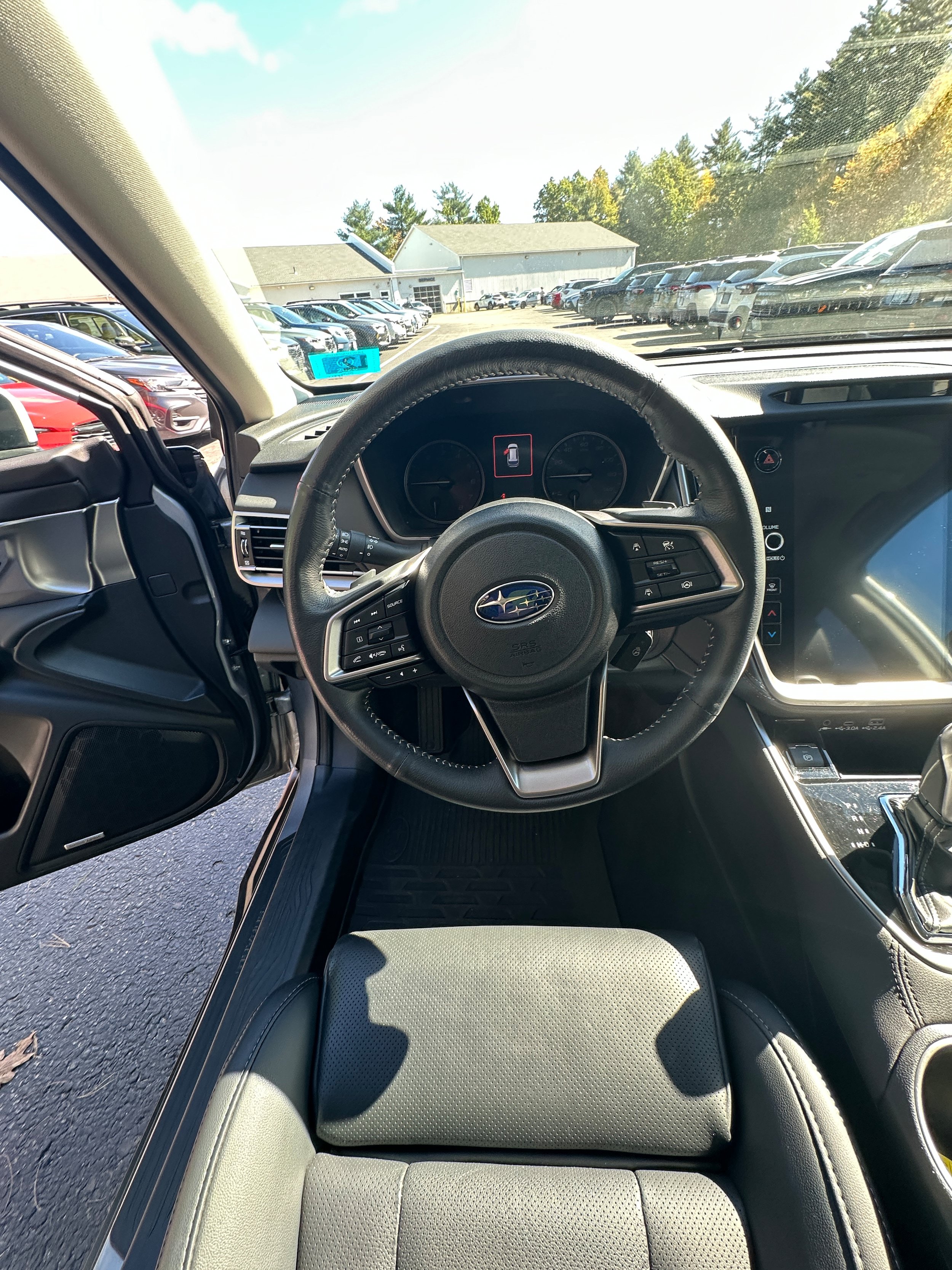 Used 2025 Subaru Outback Limited AWD/4WD image 25