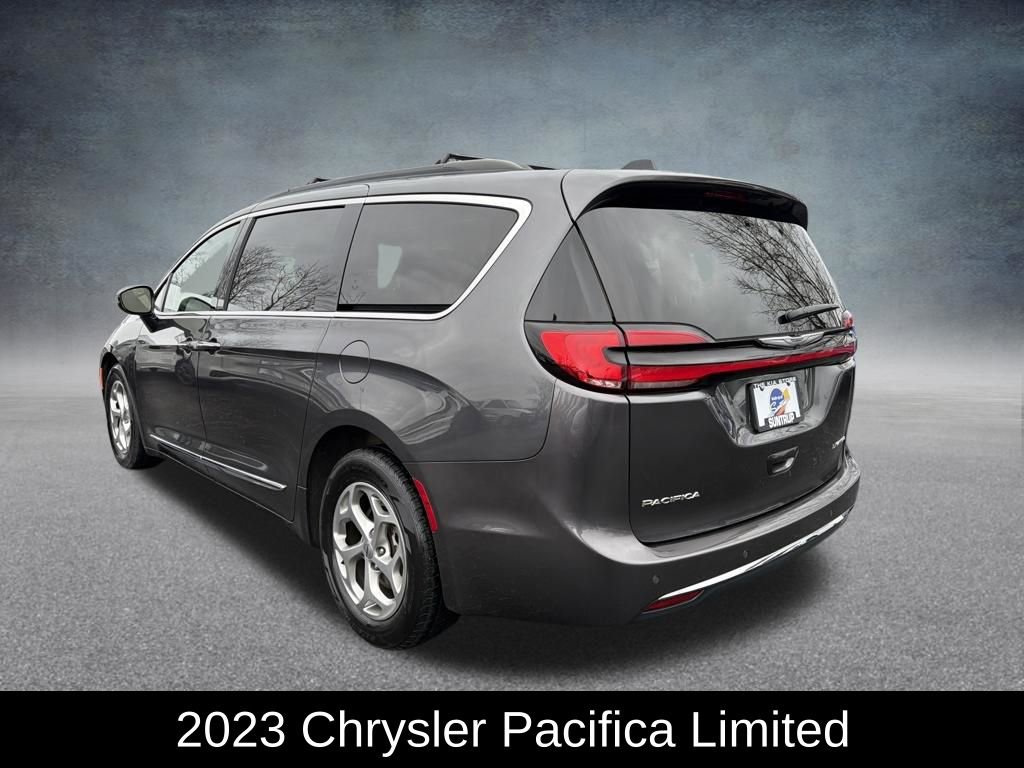 Used 2023 Chrysler Pacifica Limited FWD image 3