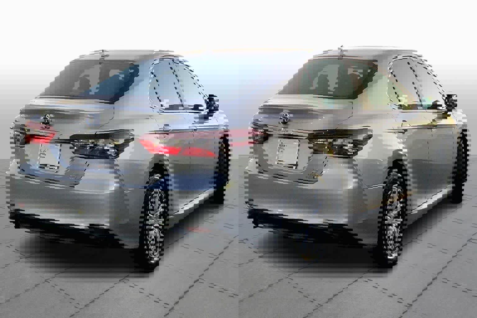 Used 2022 Toyota Camry LE image 13