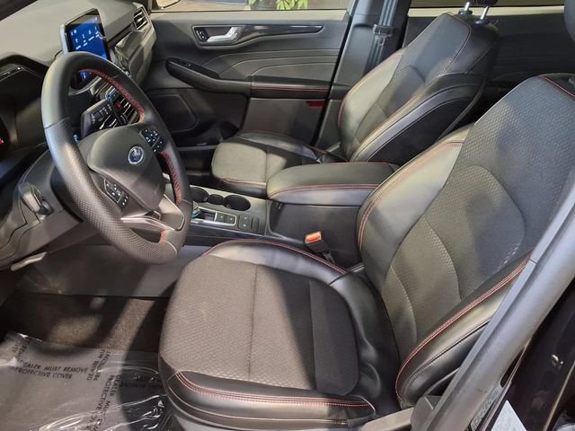 Certified 2025 Ford Escape ST-Line image 18