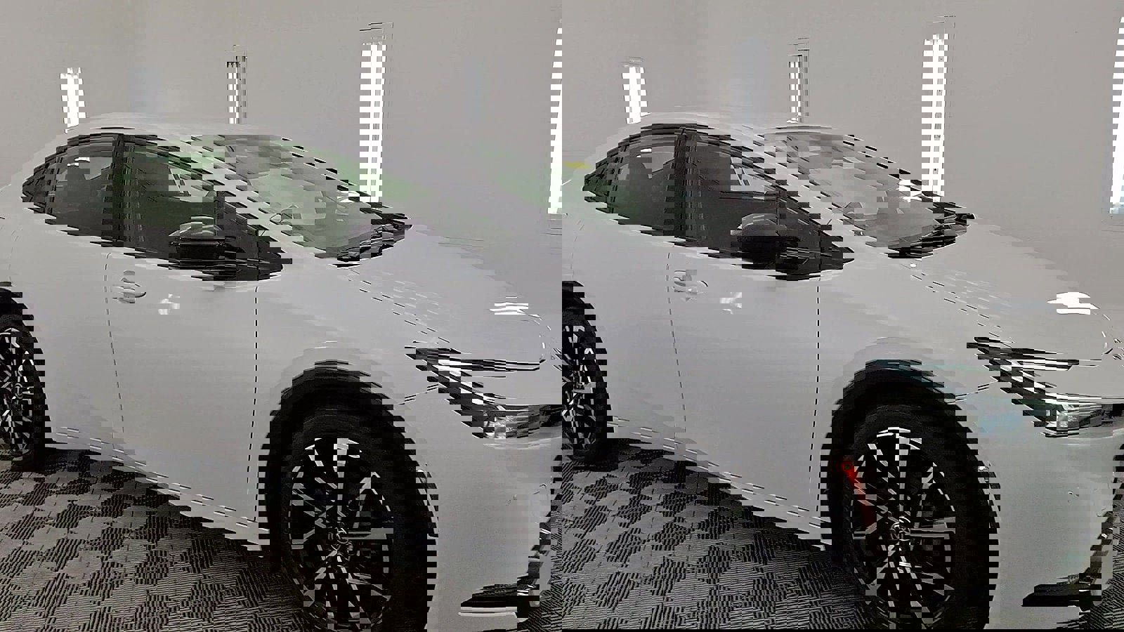 Used 2023 Toyota Prius Prime XSE image 6