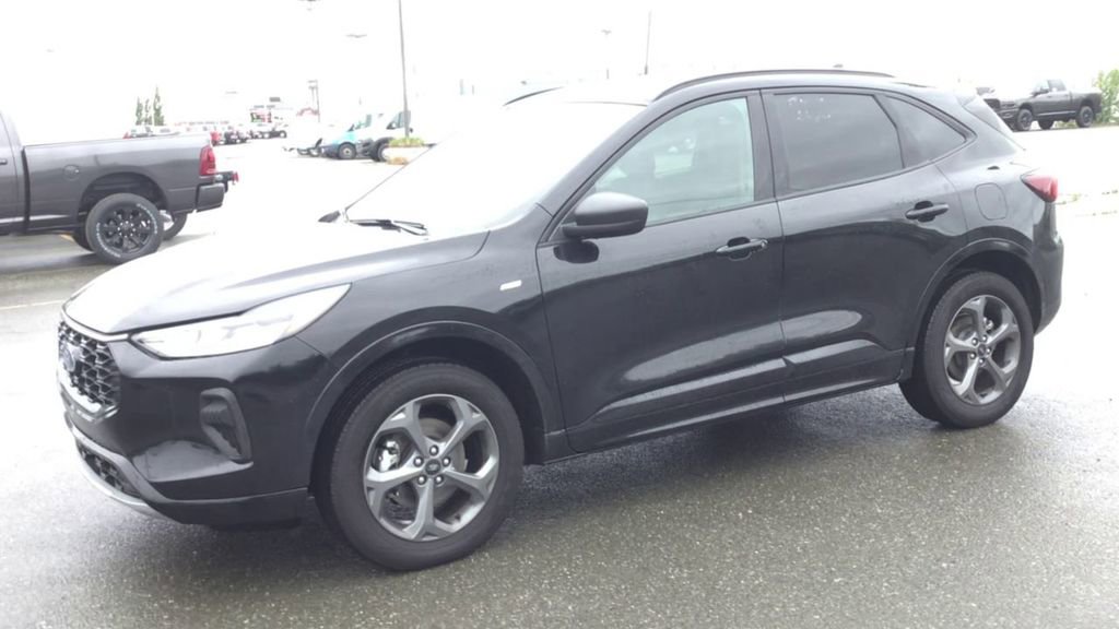 Used 2024 Ford Escape ST-Line image 4