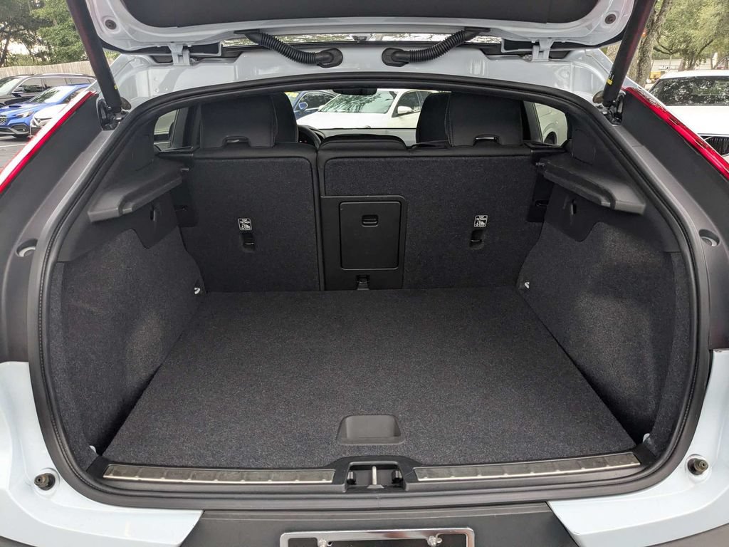 Certified 2024 Volvo C40 Recharge Core AWD/4WD image 17