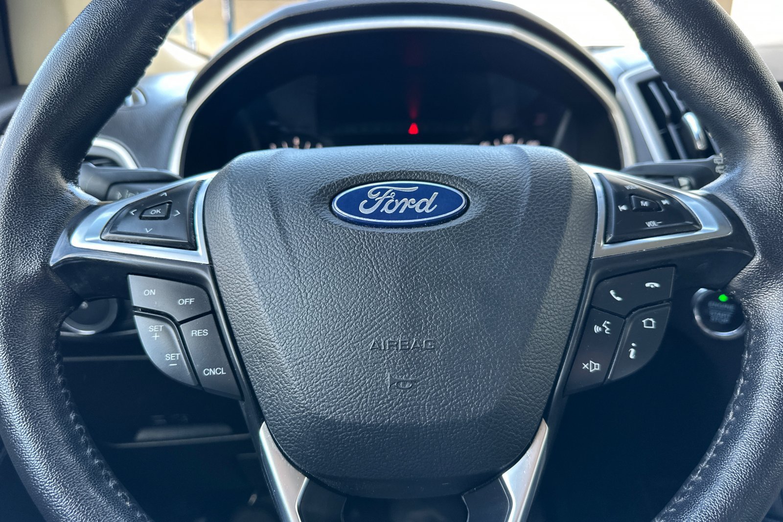 Used 2019 Ford Edge SEL AWD/4WD image 30
