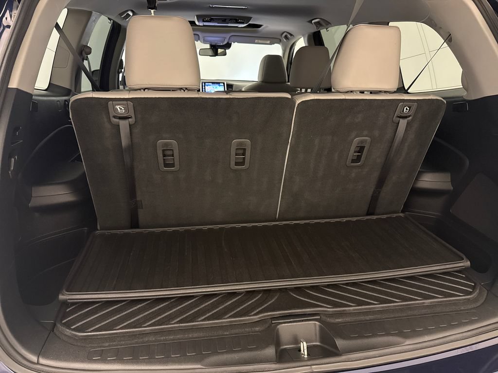 Used 2018 Honda Pilot Touring image 11