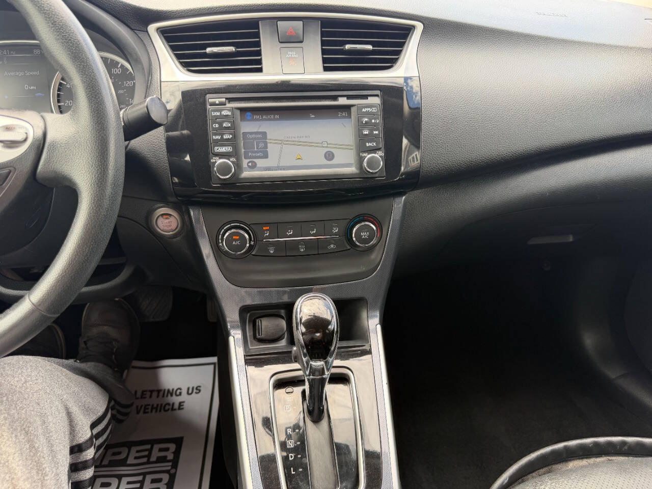 Used 2016 Nissan Sentra SR w/ SR Premium Package FWD image 27