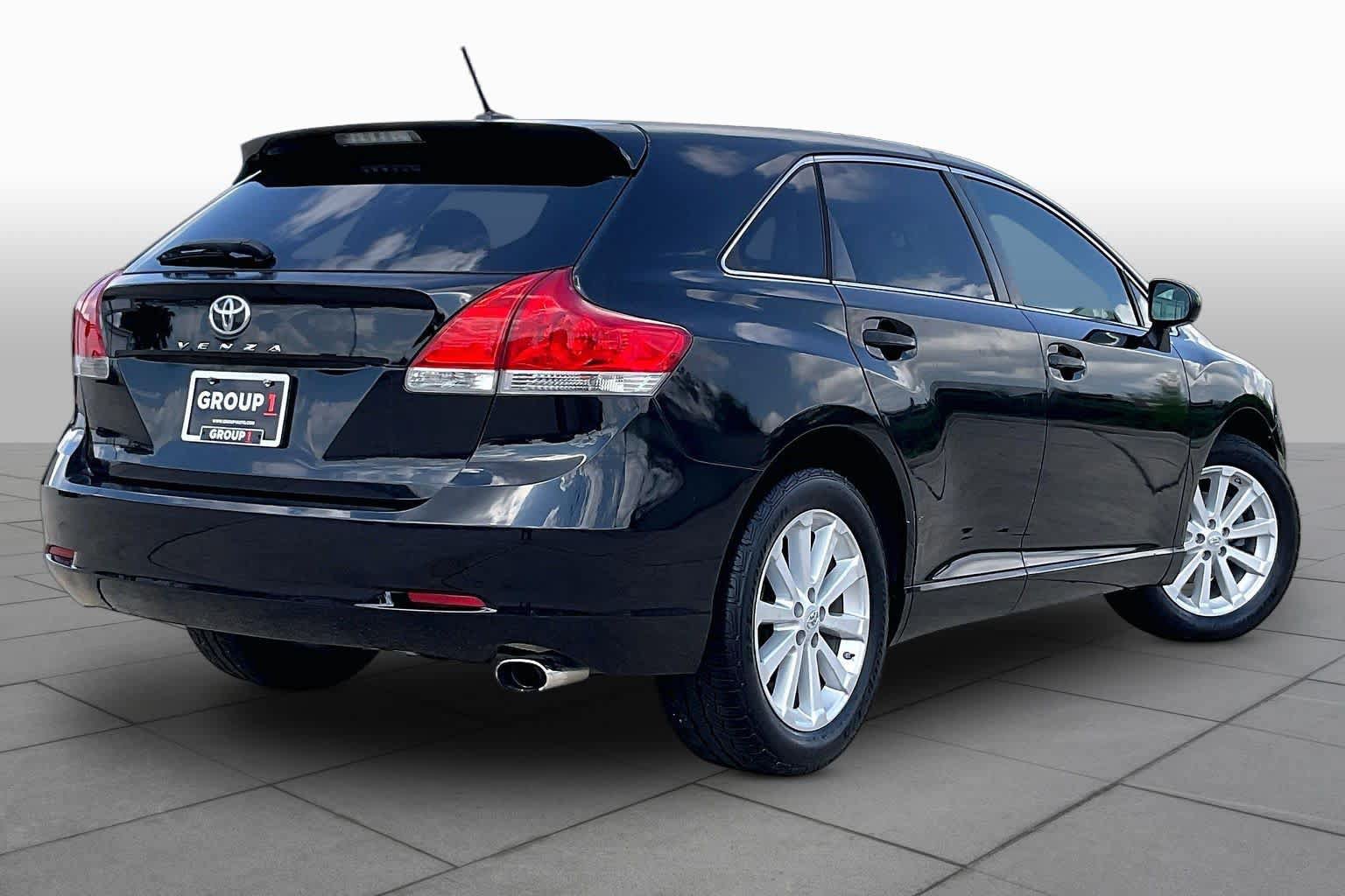 Used 2011 Toyota Venza w/ Leather Pkg FWD image 10