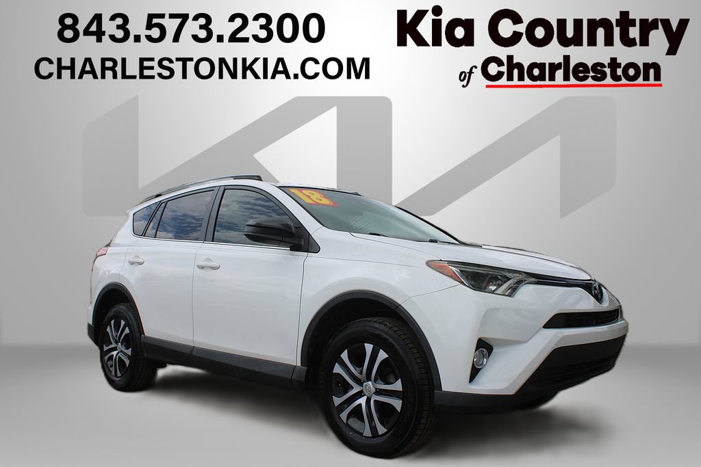 Used 2018 Toyota RAV4 LE FWD image 1