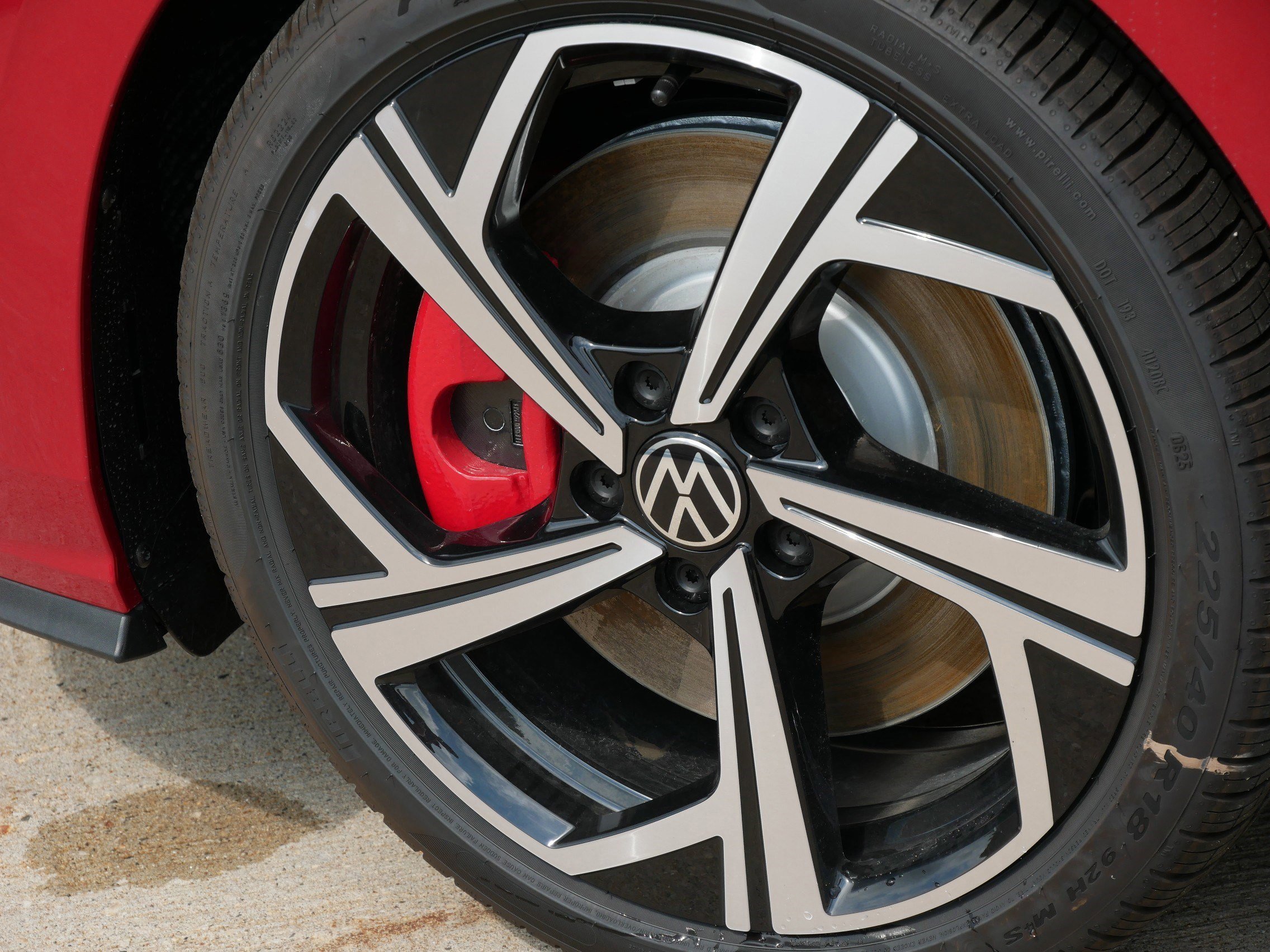 New 2025 Volkswagen GTI SE FWD image 3