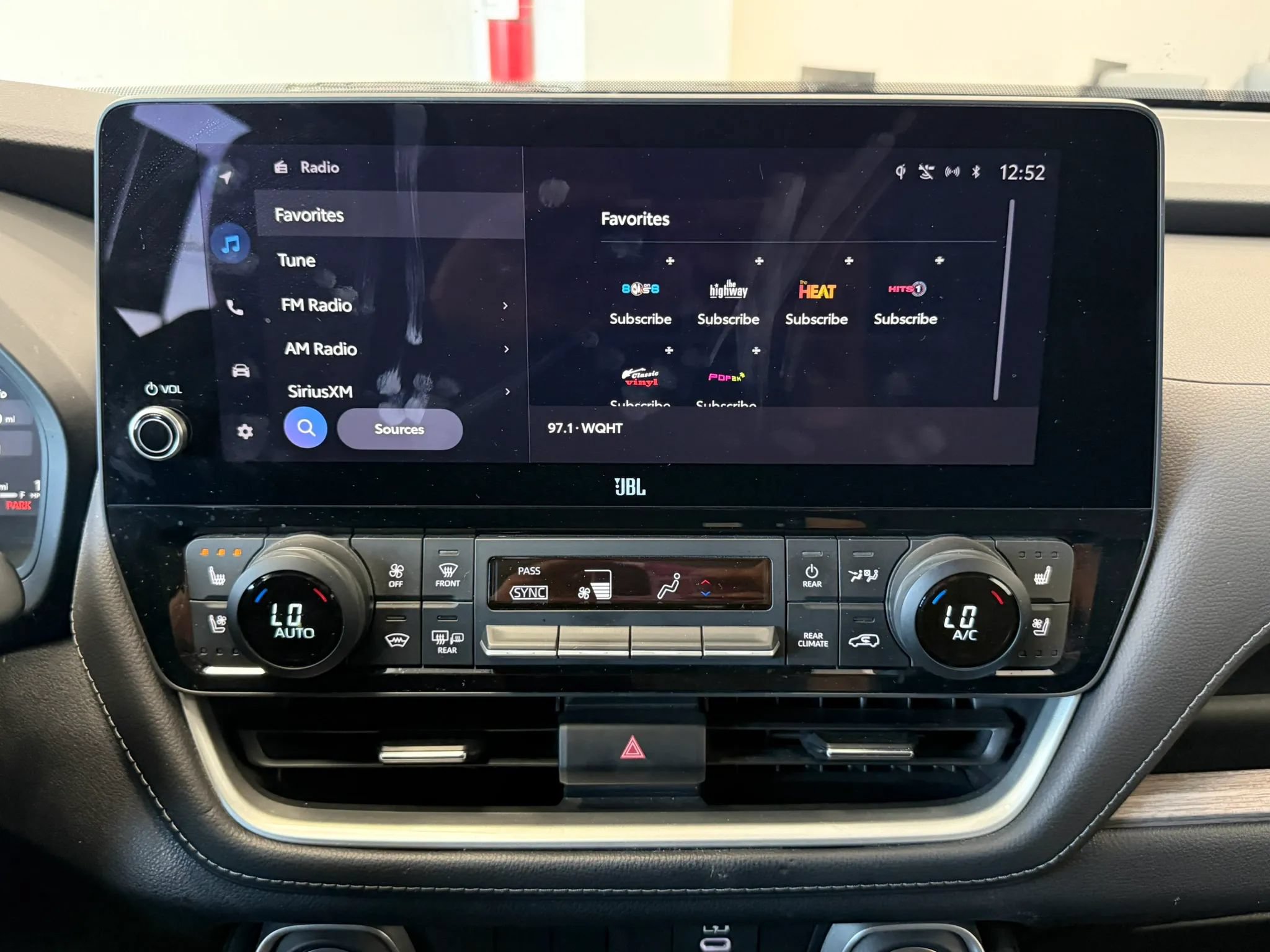 Used 2024 Toyota Grand Highlander AWD image 15