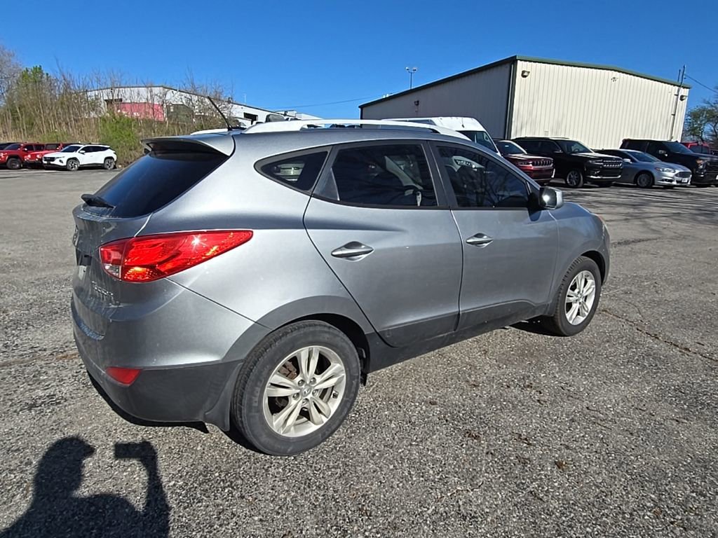 Used 2010 Hyundai Tucson GLS image 8