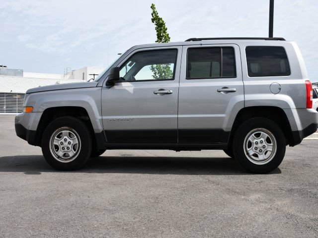 Used 2015 Jeep Patriot Sport w/ Power Value Group AWD/4WD image 4