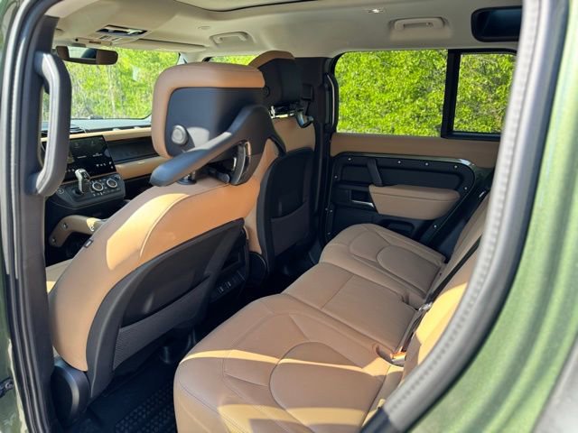 New 2026 Land Rover Defender 110 X-Dynamic SE AWD/4WD image 13