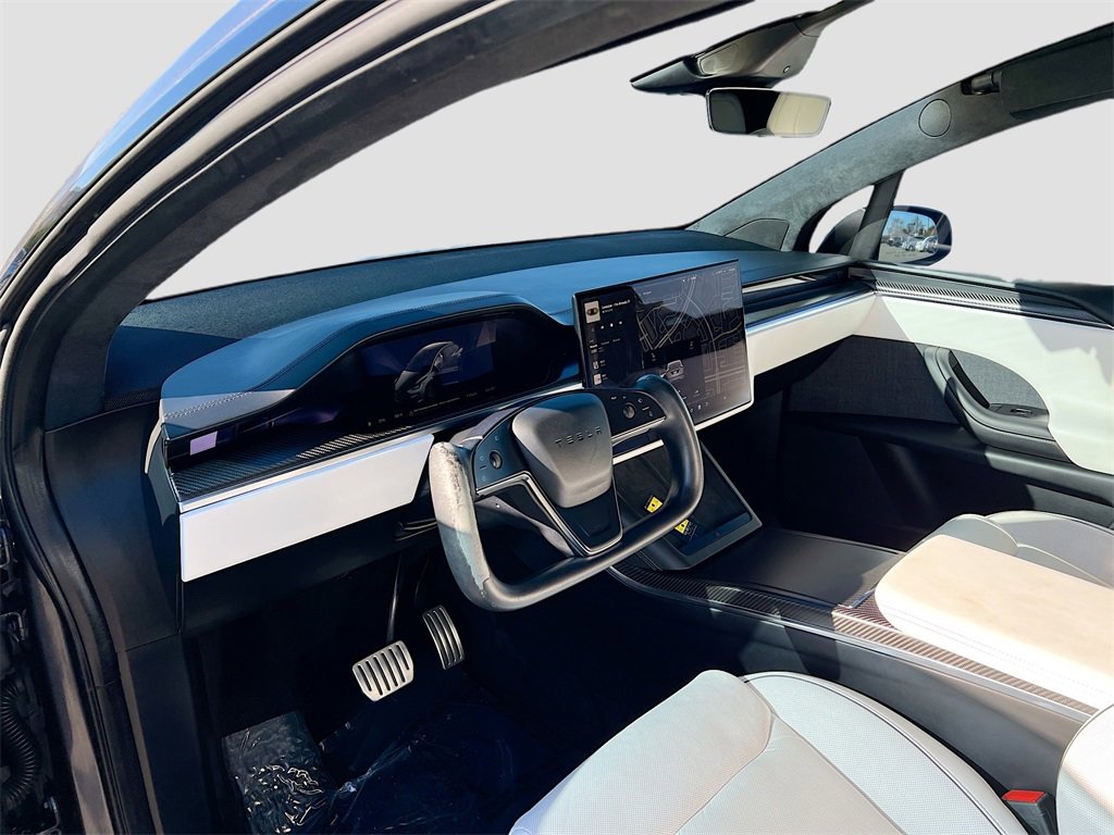 Used 2022 Tesla Model X Plaid image 9