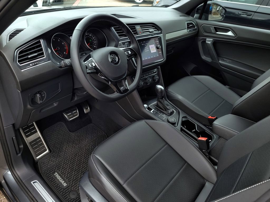Used 2021 Volkswagen Tiguan SE R-Line image 10