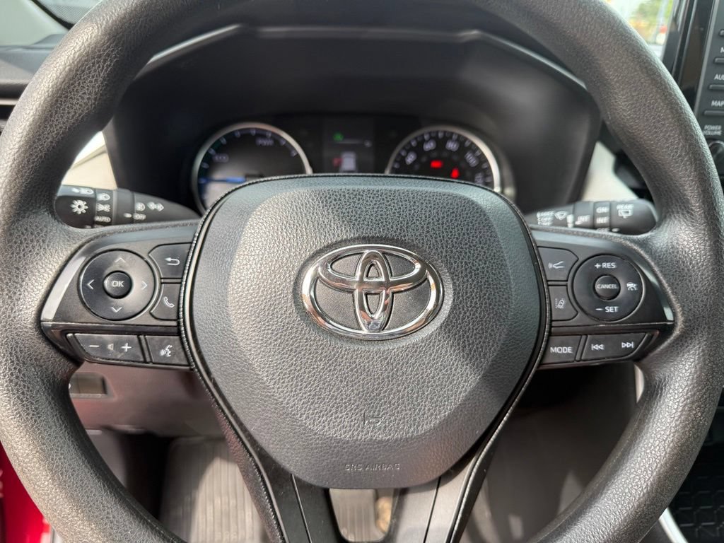 Certified 2021 Toyota RAV4 XLE AWD/4WD image 31