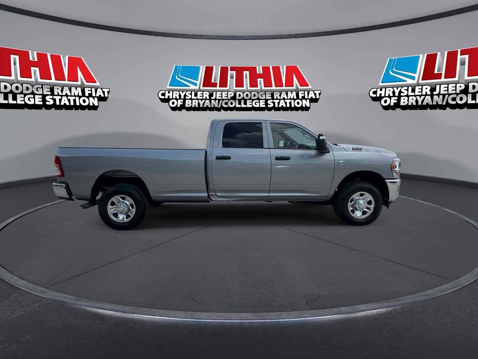 Used 2024 RAM 3500 Tradesman w/ Chrome Appearance Group image 9