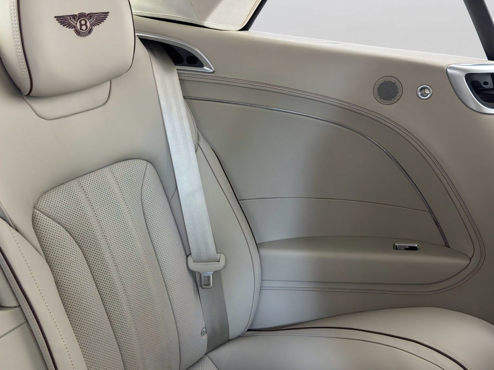 Used 2024 Bentley Continental GT AWD/4WD image 39