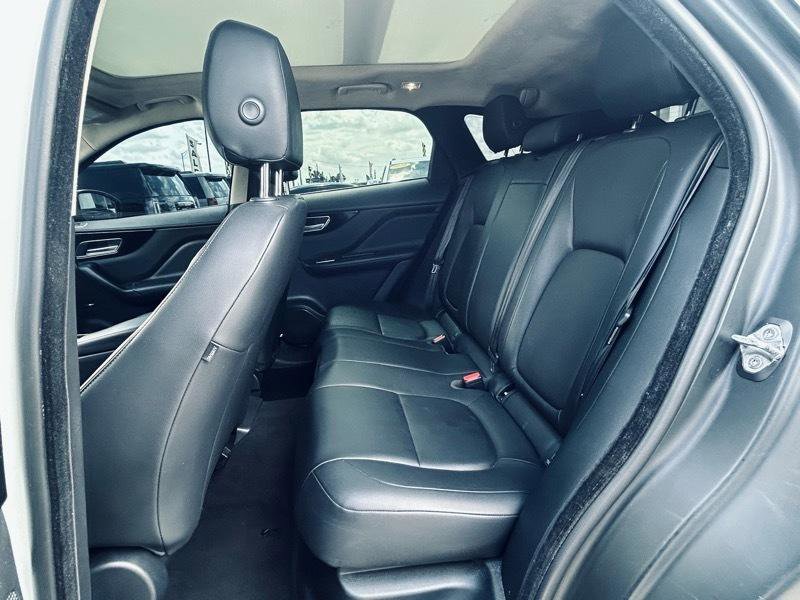 Used 2020 Jaguar F-PACE Premium AWD/4WD image 11