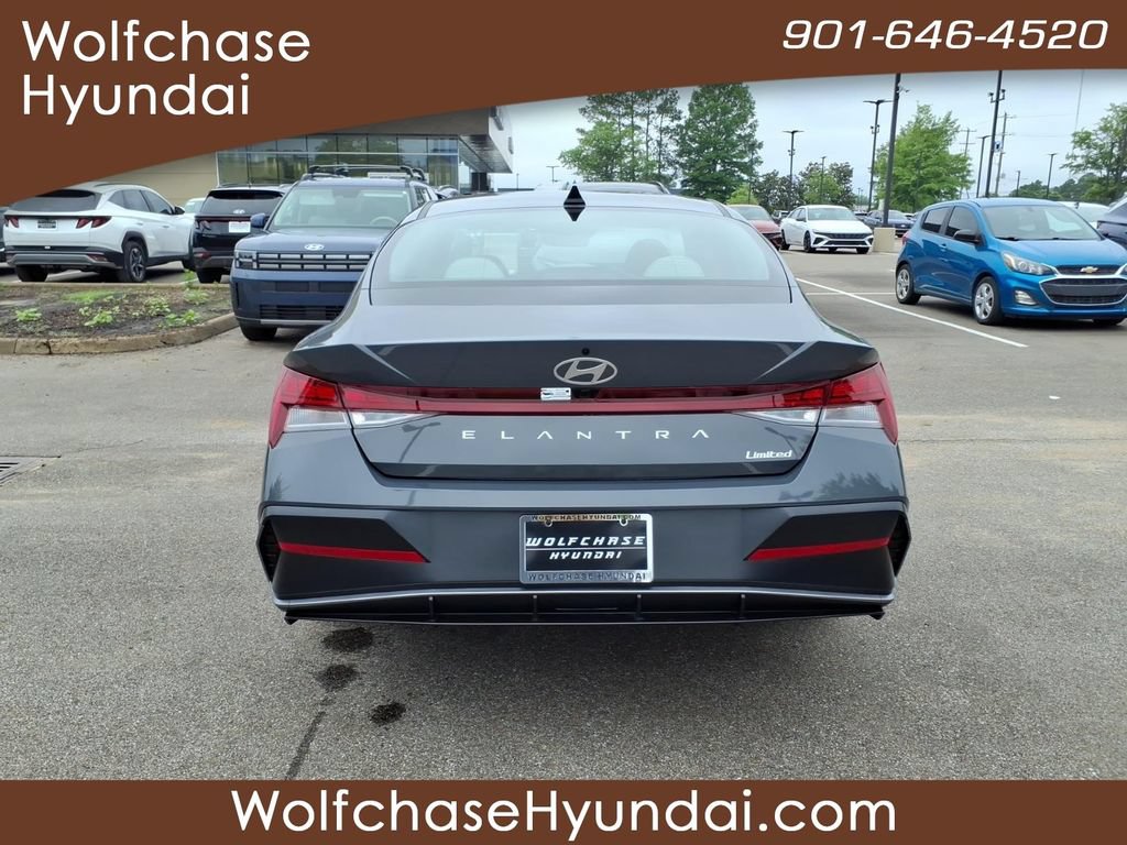 New 2026 Hyundai Elantra Limited FWD image 4