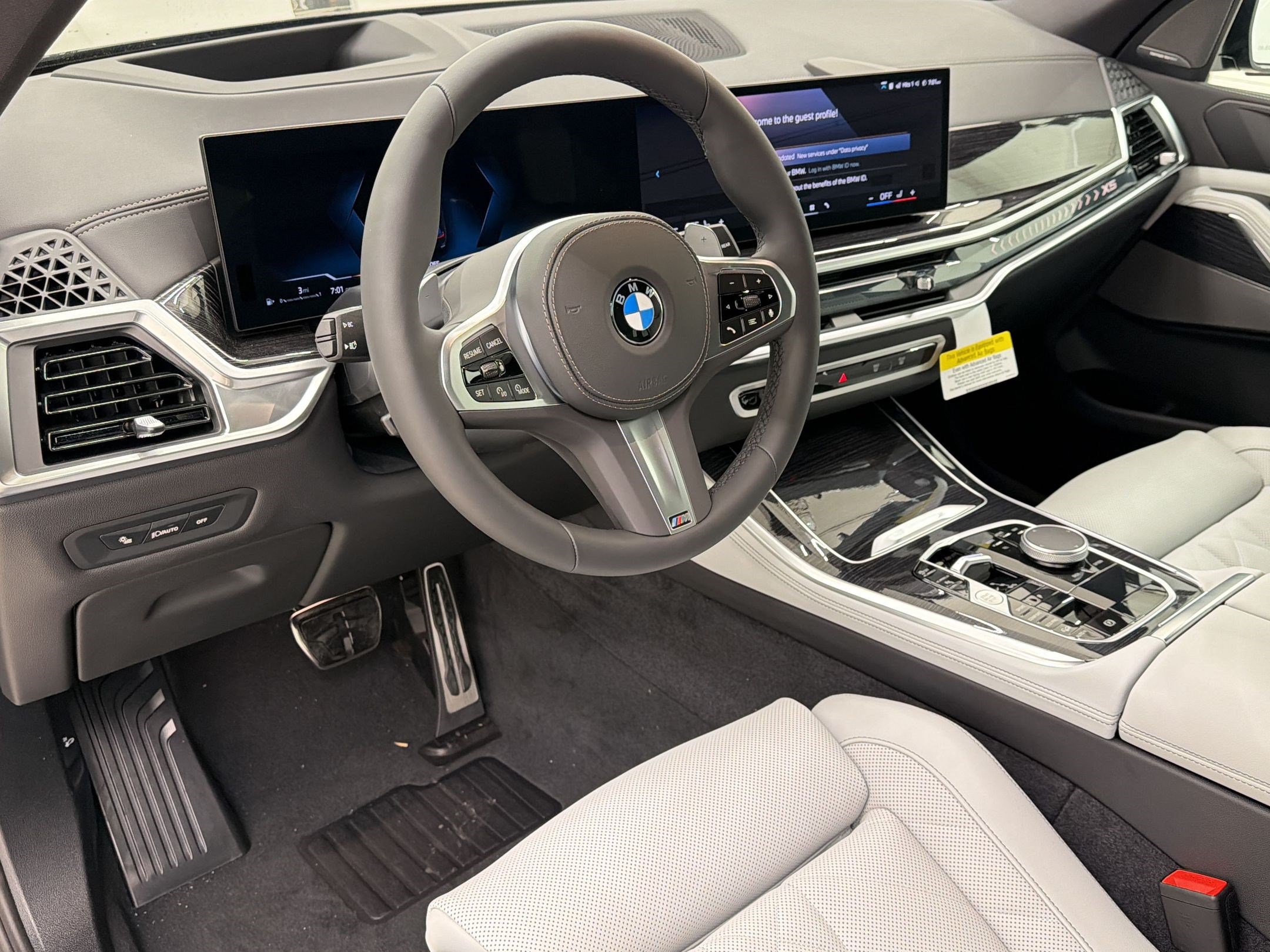 New 2026 BMW X5 xDrive40i w/ M Sport Package AWD/4WD image 4