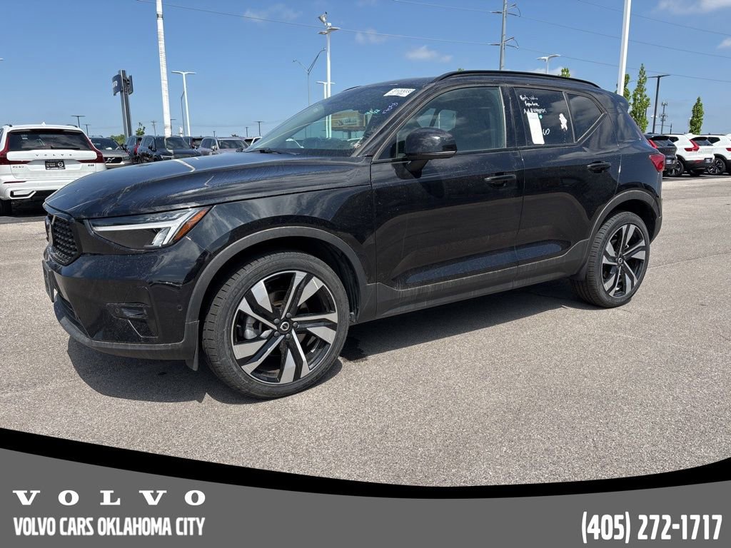 Used 2025 Volvo XC40 B5 Plus