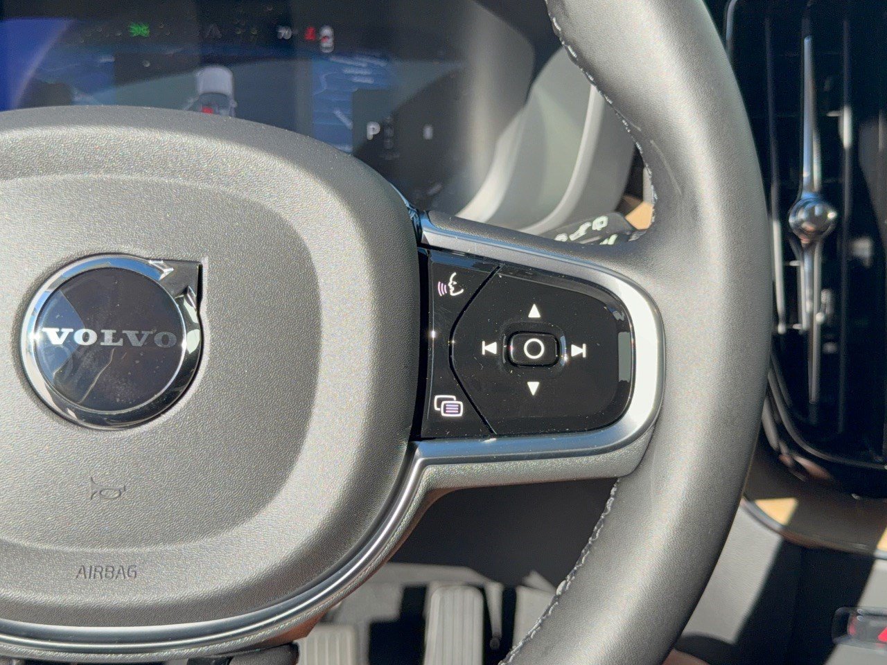 New 2027 Volvo XC60 B5 Ultra AWD/4WD image 19