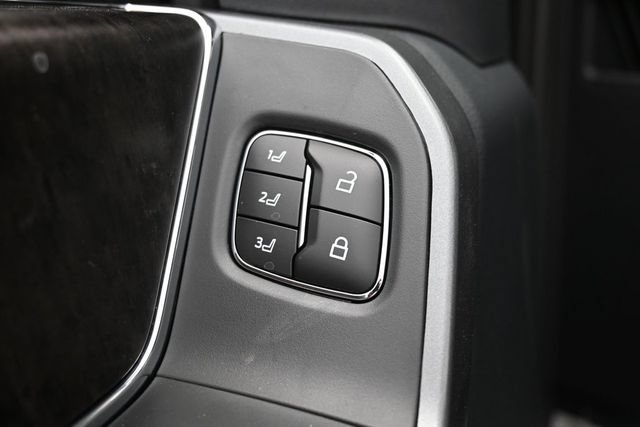 New 2026 Ford F250 Lariat w/ Black Appearance Package AWD/4WD image 19