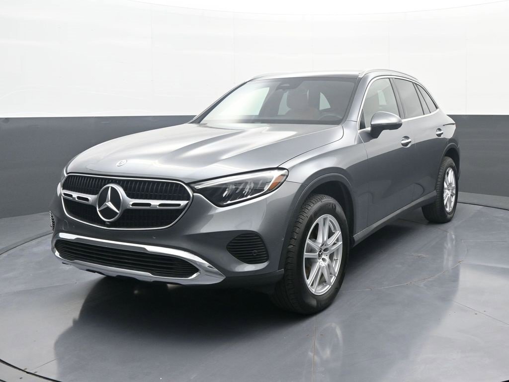 Used 2023 Mercedes-Benz GLC 300 4MATIC image 1