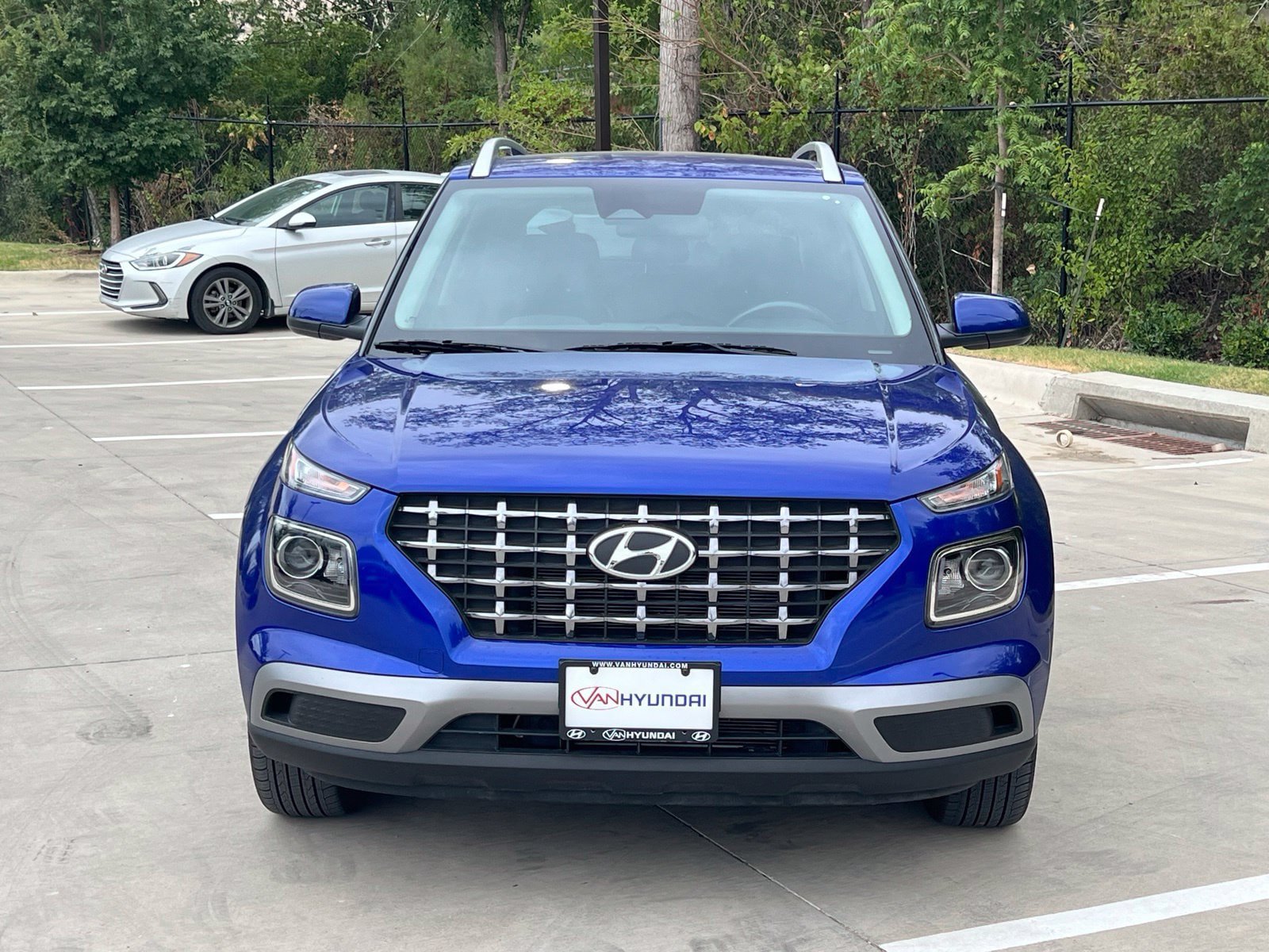 Certified 2025 Hyundai Venue SEL FWD image 2